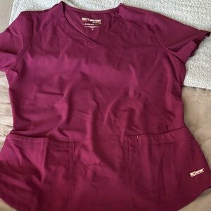 Grey's Anatomy Women's Scrub top in Maroon